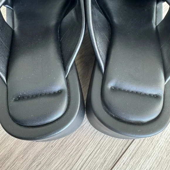 L’Intervalle Black Platform Slides - Picture 7 of 8